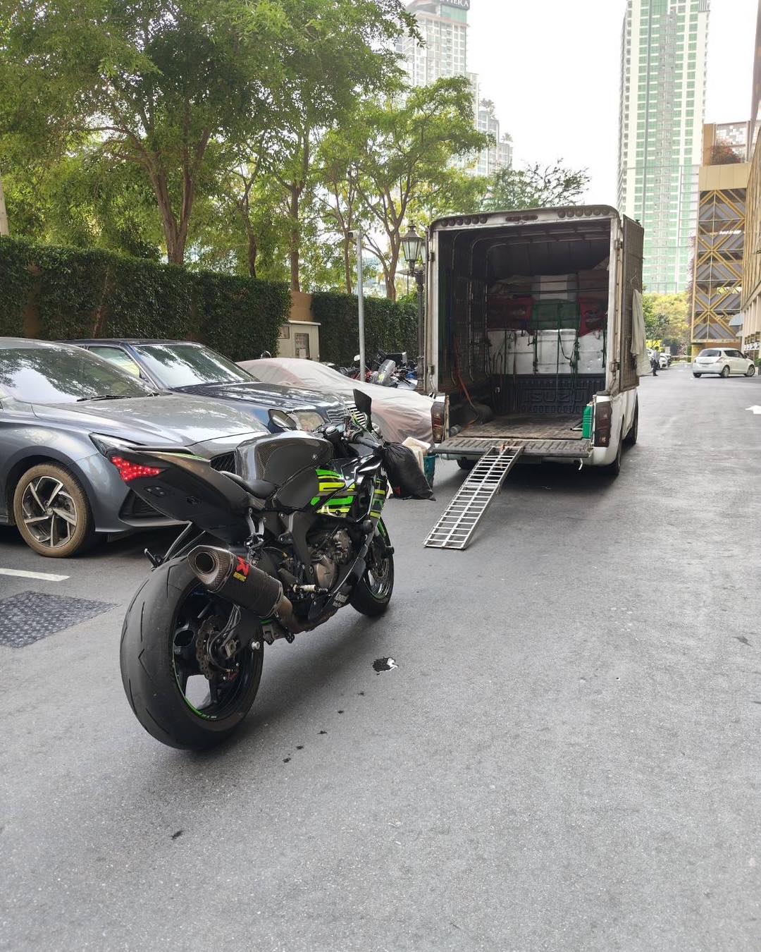 ขนส่งบิ๊กไบค์ Kawasaki